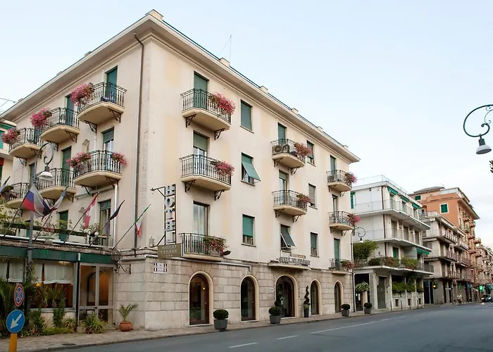 Giulio Cesare מלון ראפאלו